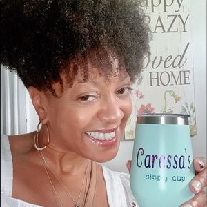 Meet your Posher, Caressa